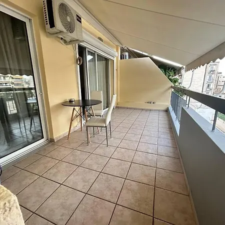 D2 - Oasis Apartment